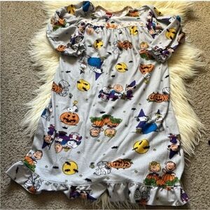 Peanuts girls Halloween nightgown